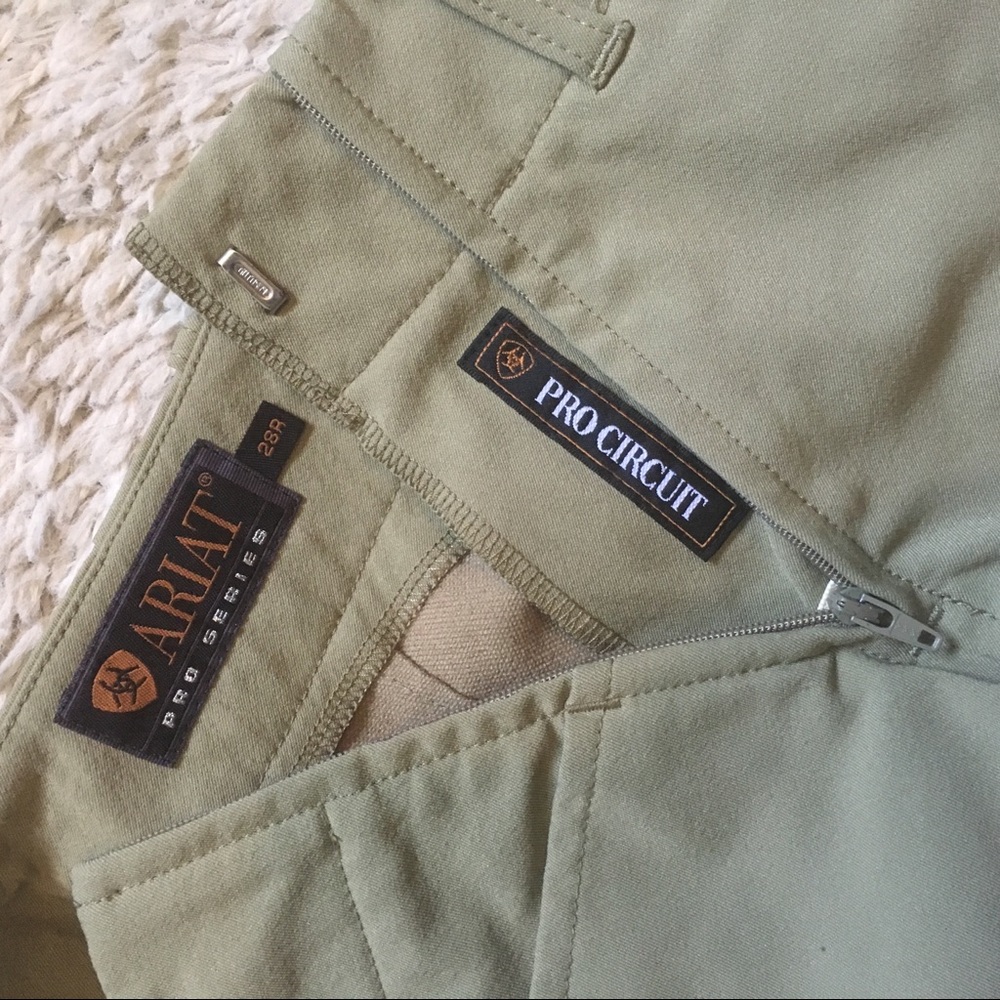 Riding pants! Artist prank performance pants
